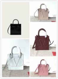 Picture of Valentino Lady Handbags _SKUfw120668074fw